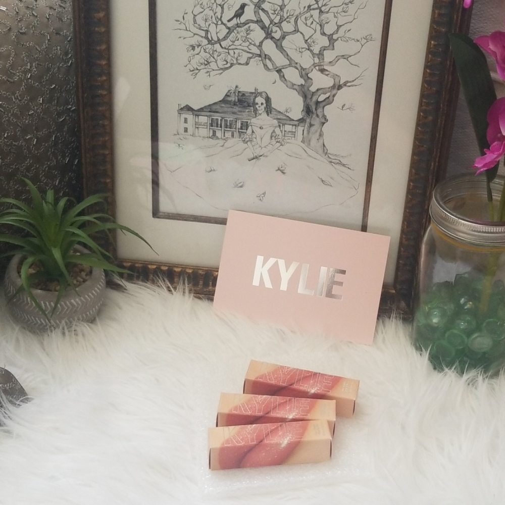 🦋Sold Dw🦋Kylie cosmetics  gloss bundle